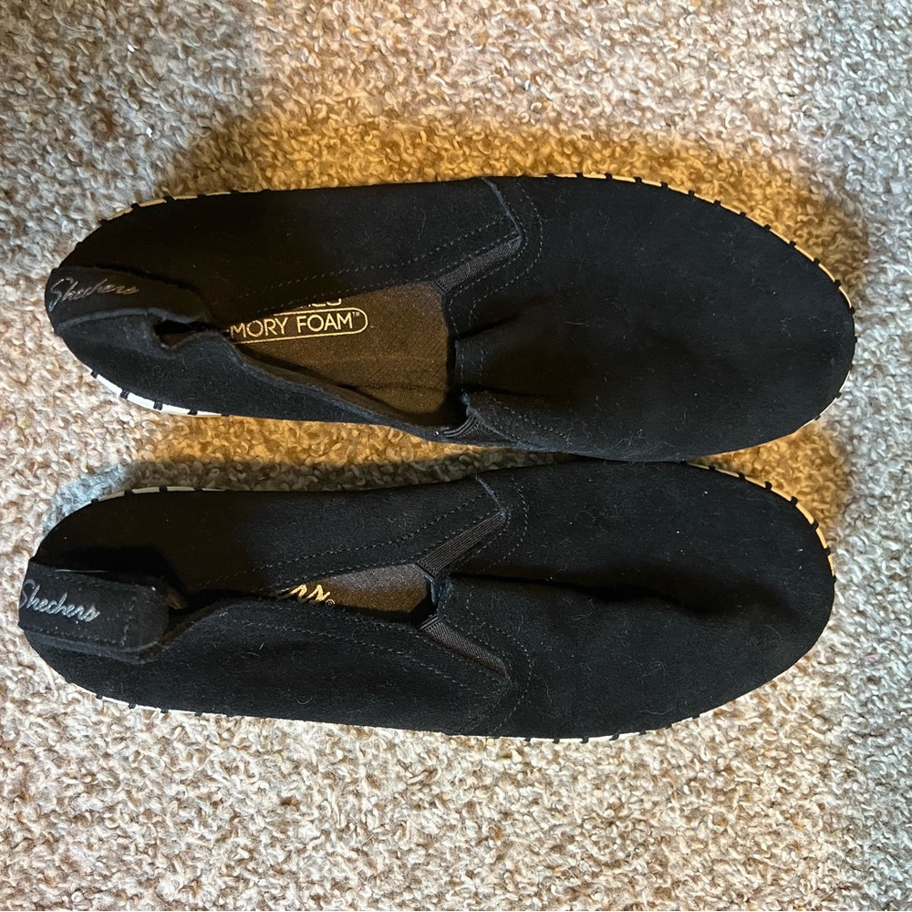 Sketchers Shoes